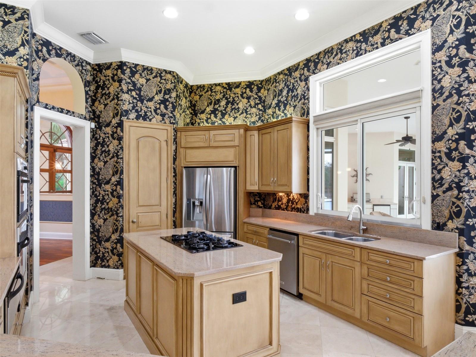 O6367350 Property Photo