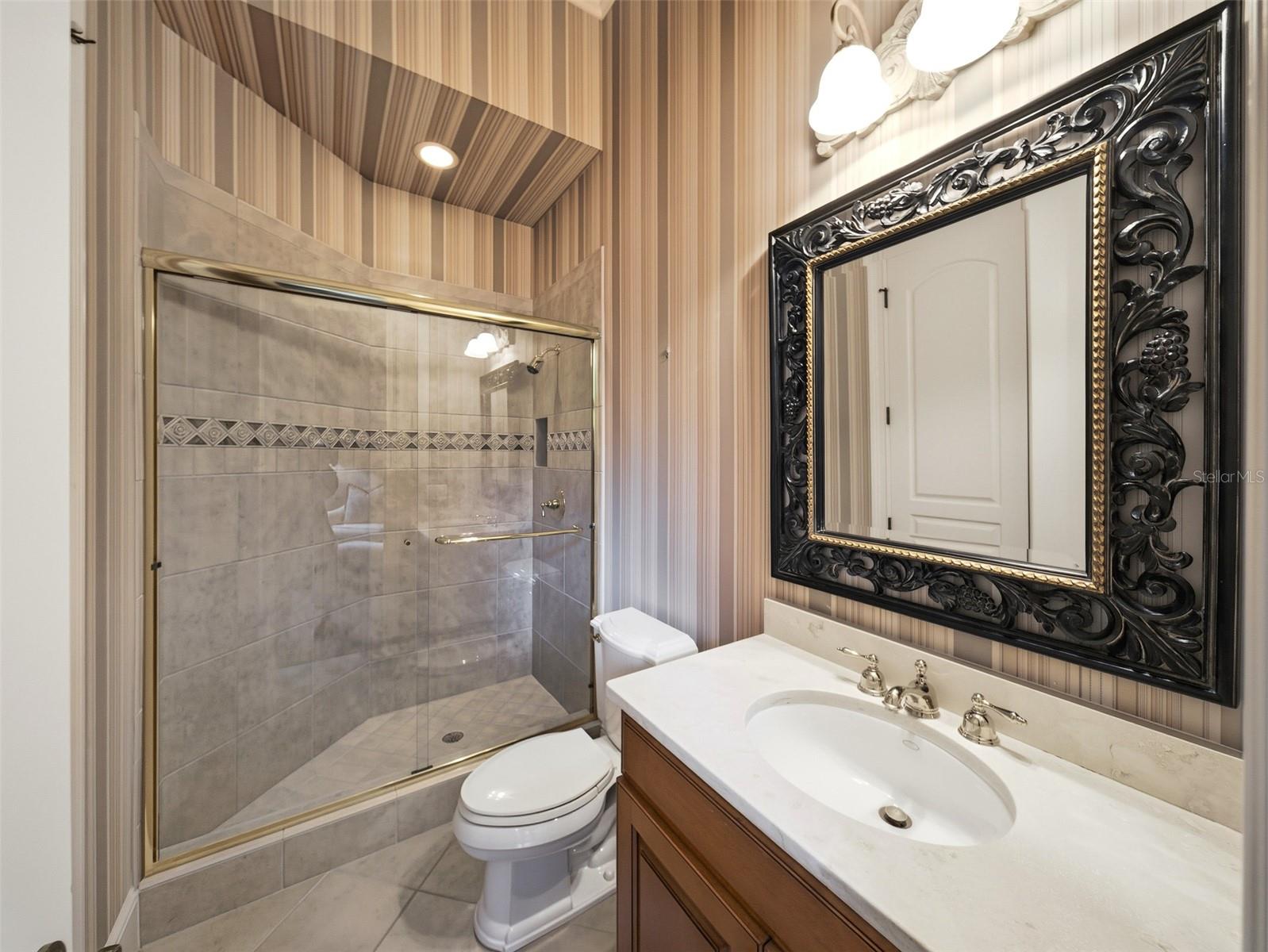 O6367350 Property Photo