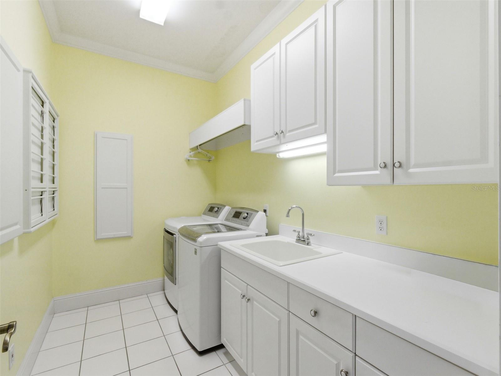 O6367350 Property Photo