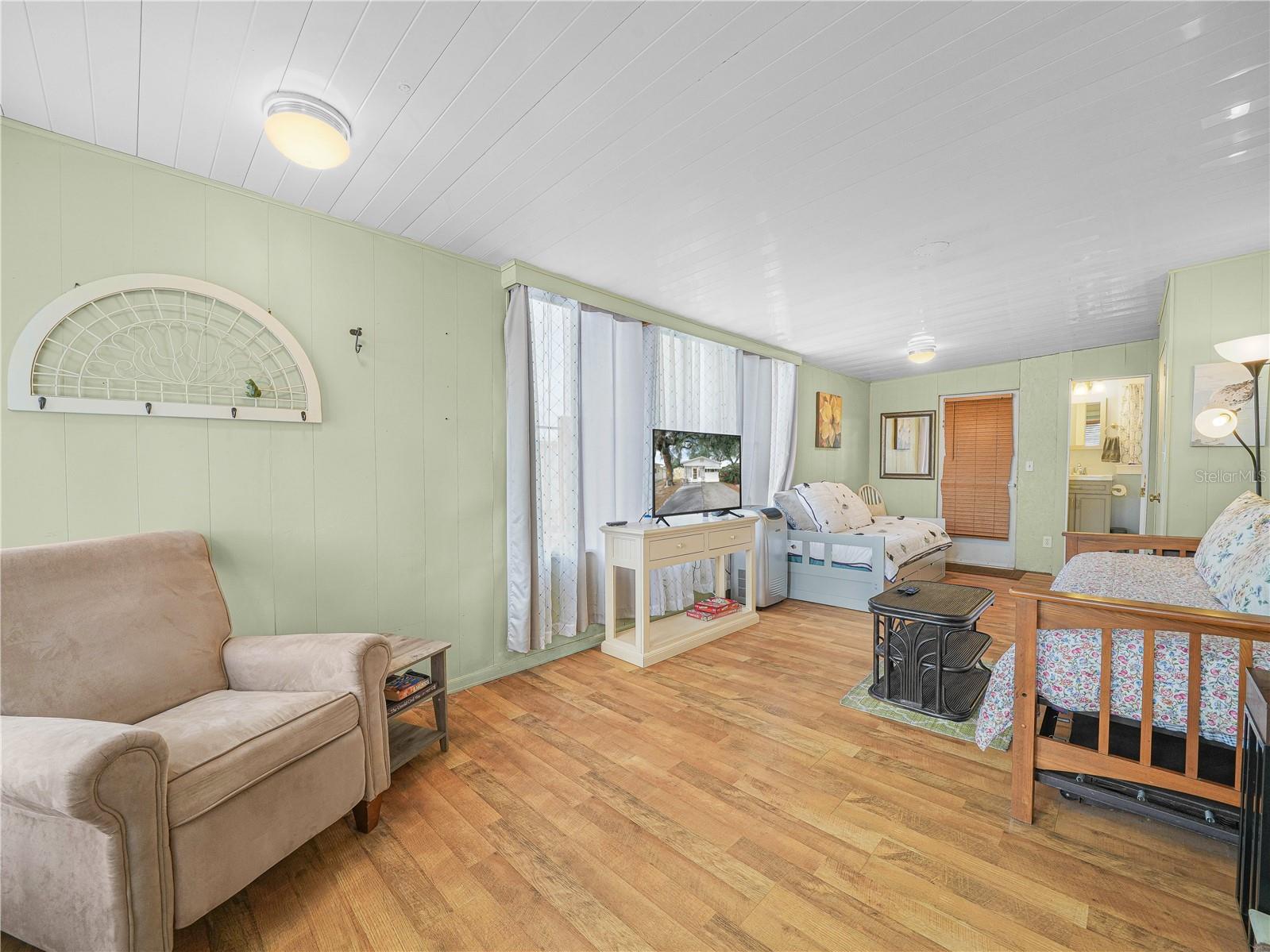 K4903172 Property Photo