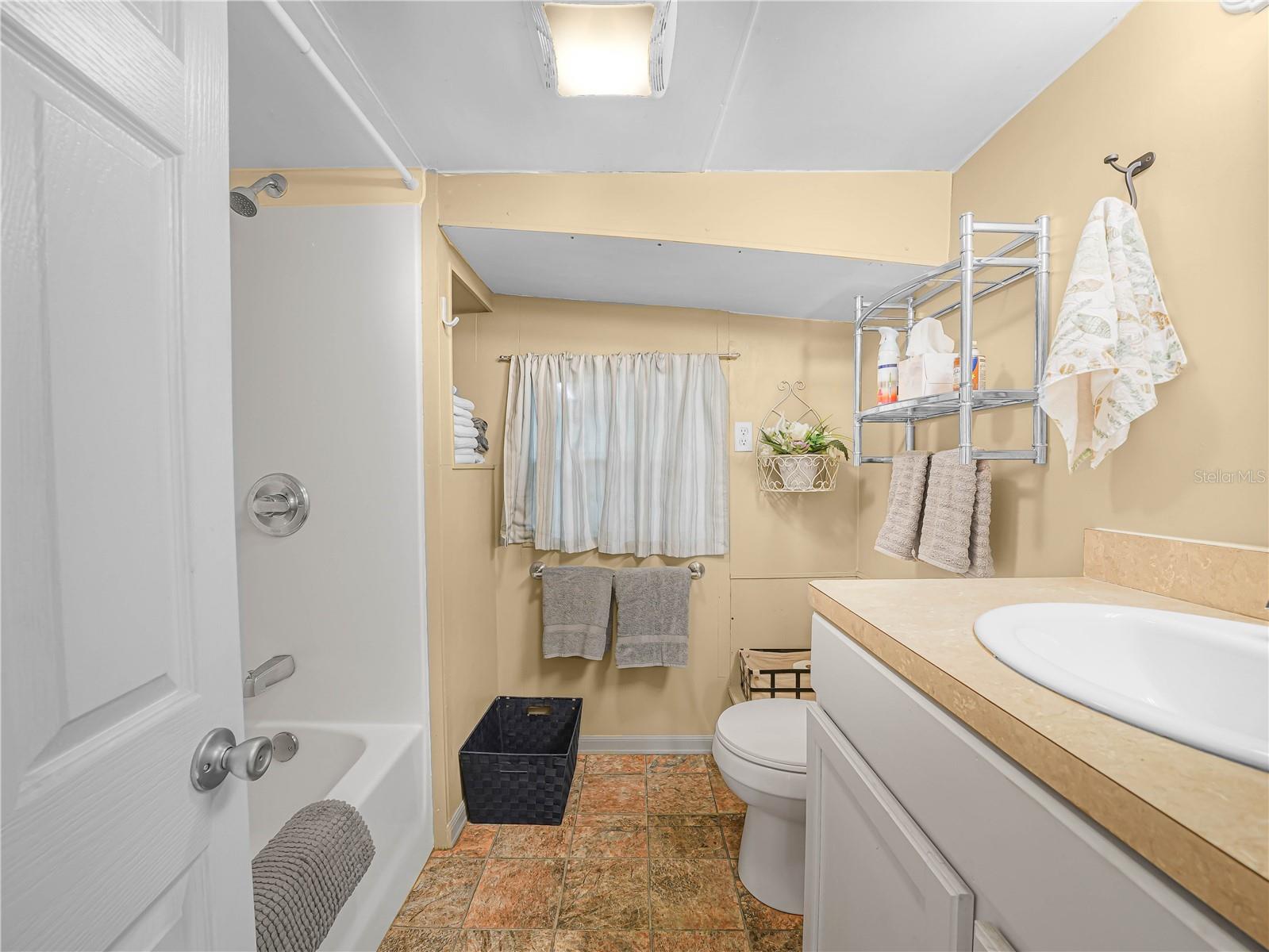 K4903172 Property Photo