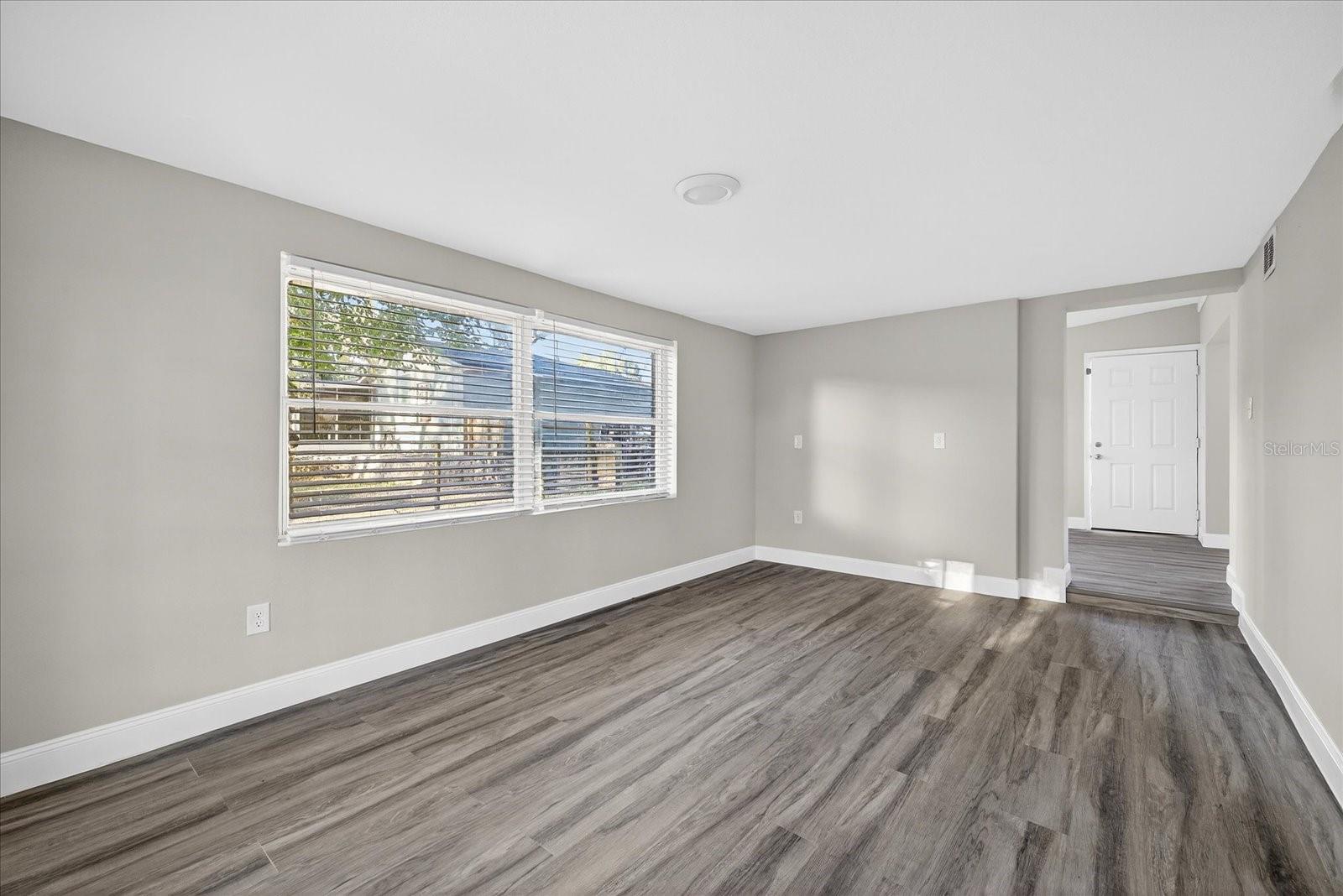 TB8456486 Property Photo