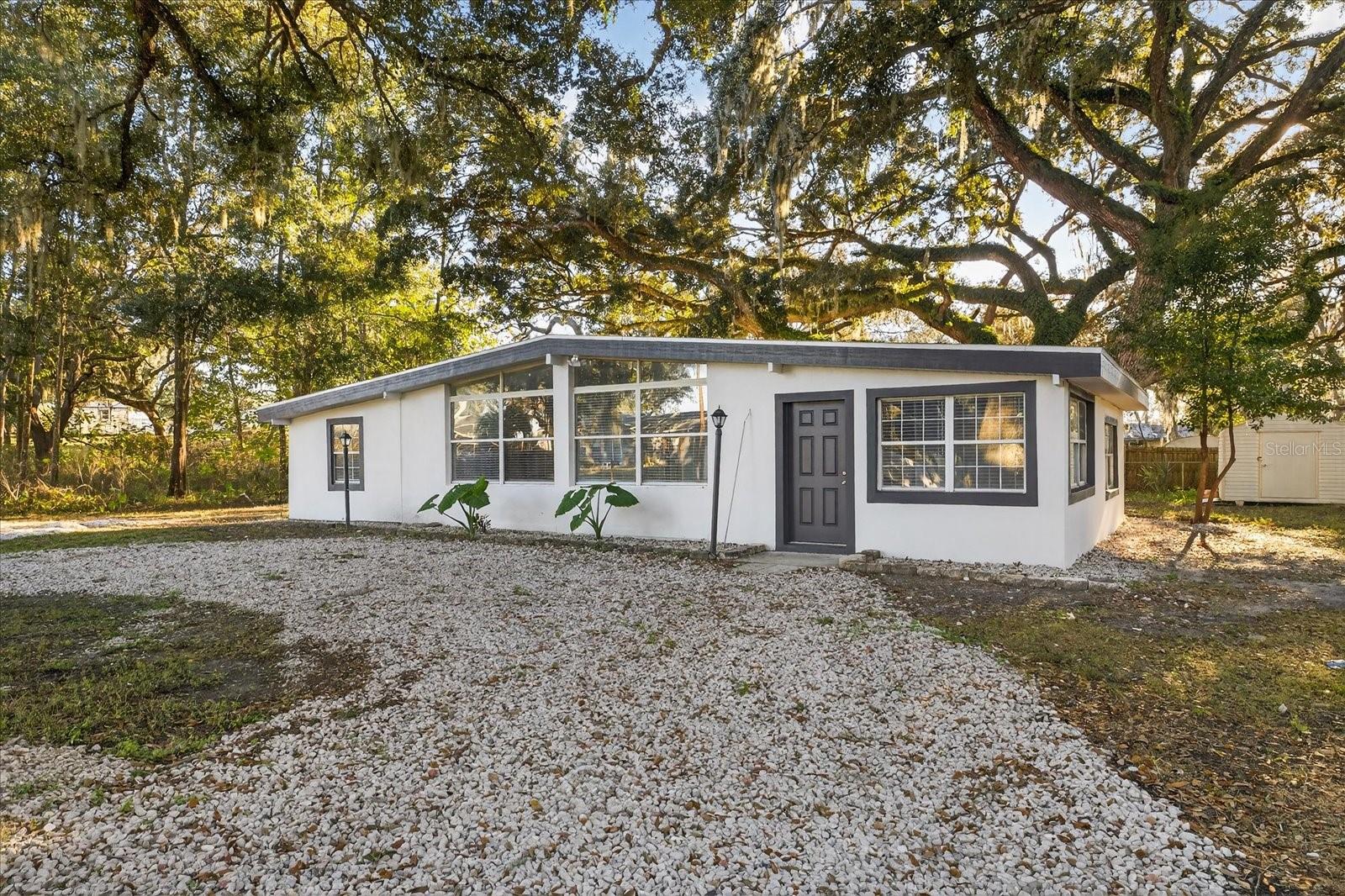 TB8456486 Property Photo