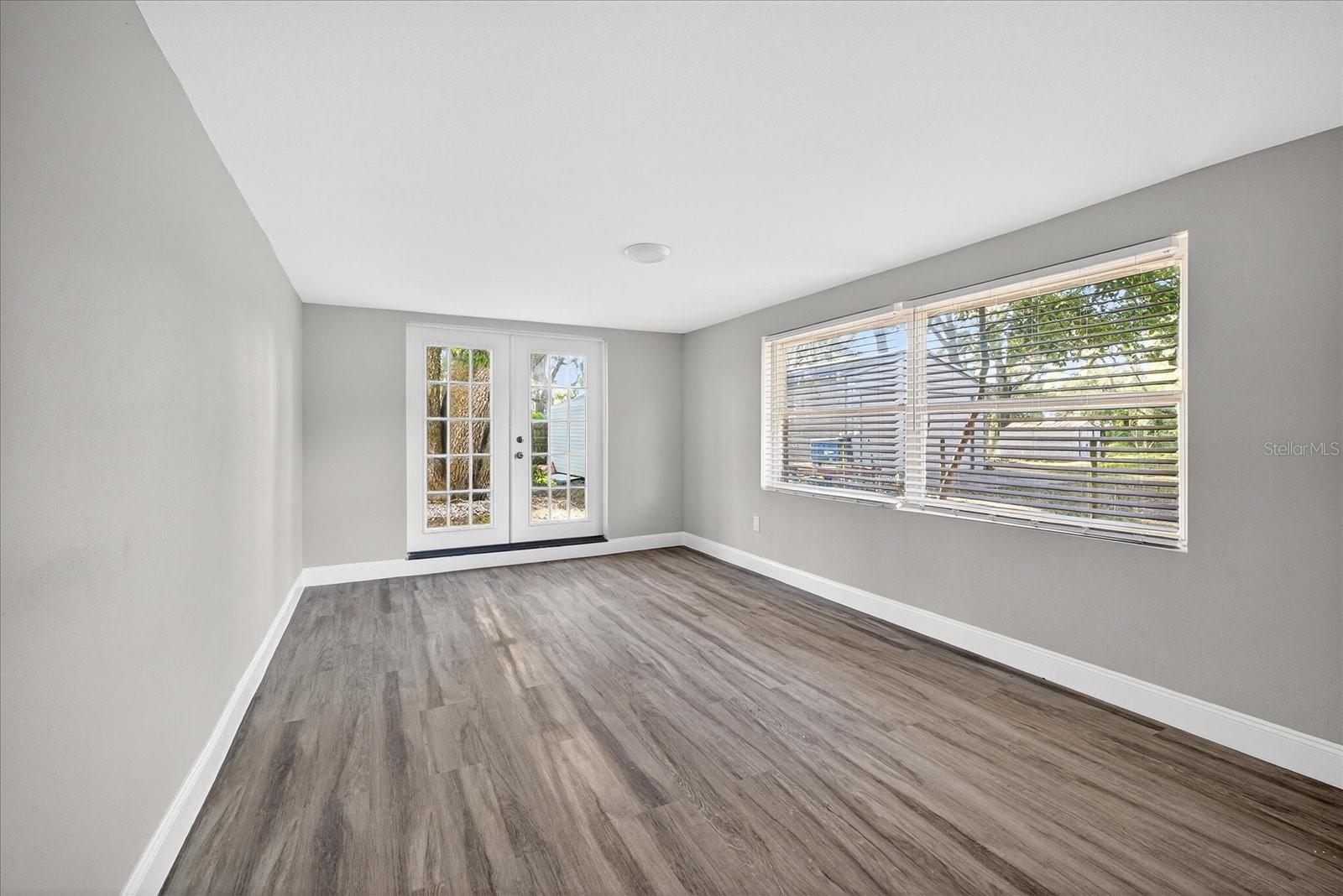 TB8456486 Property Photo