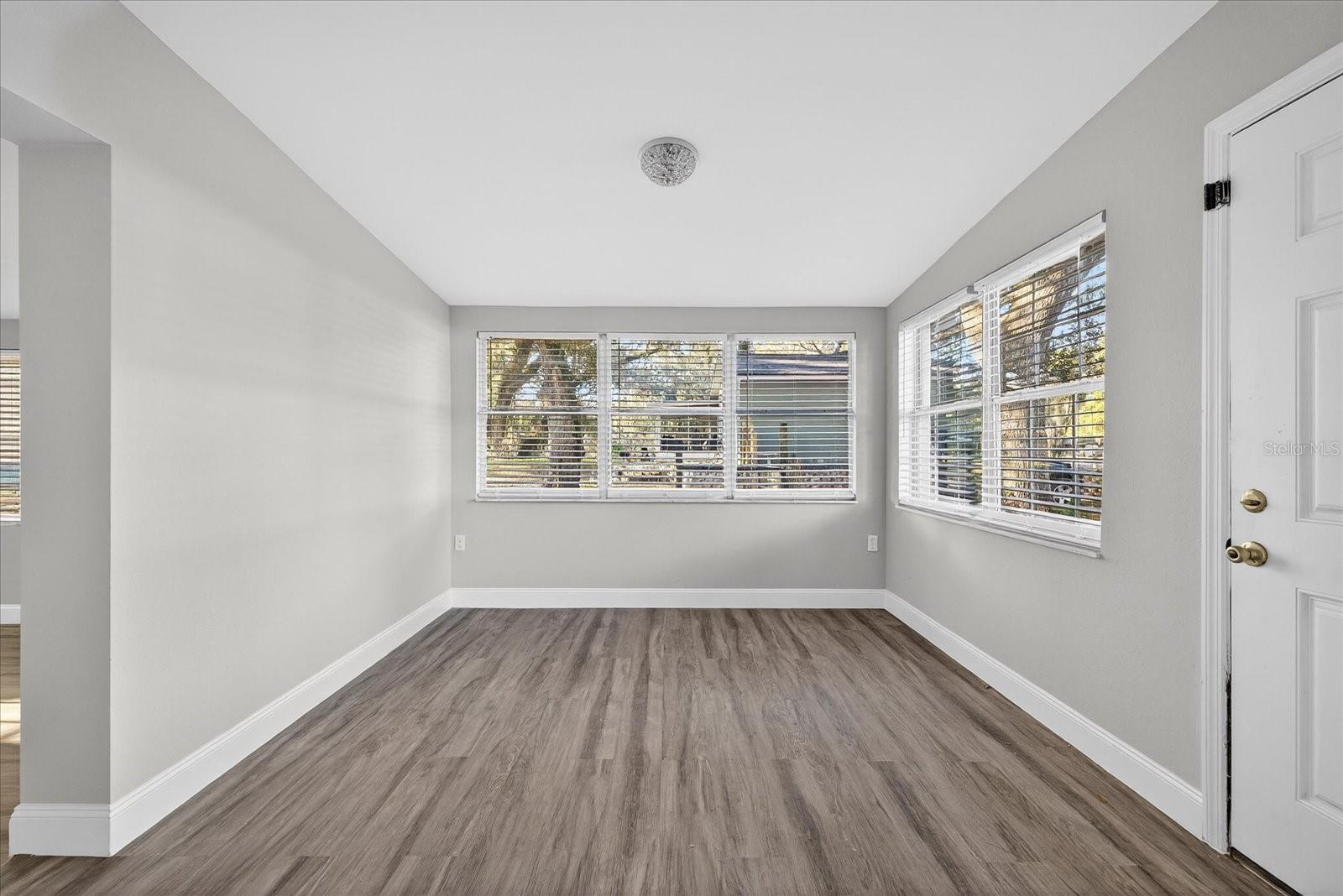 TB8456486 Property Photo