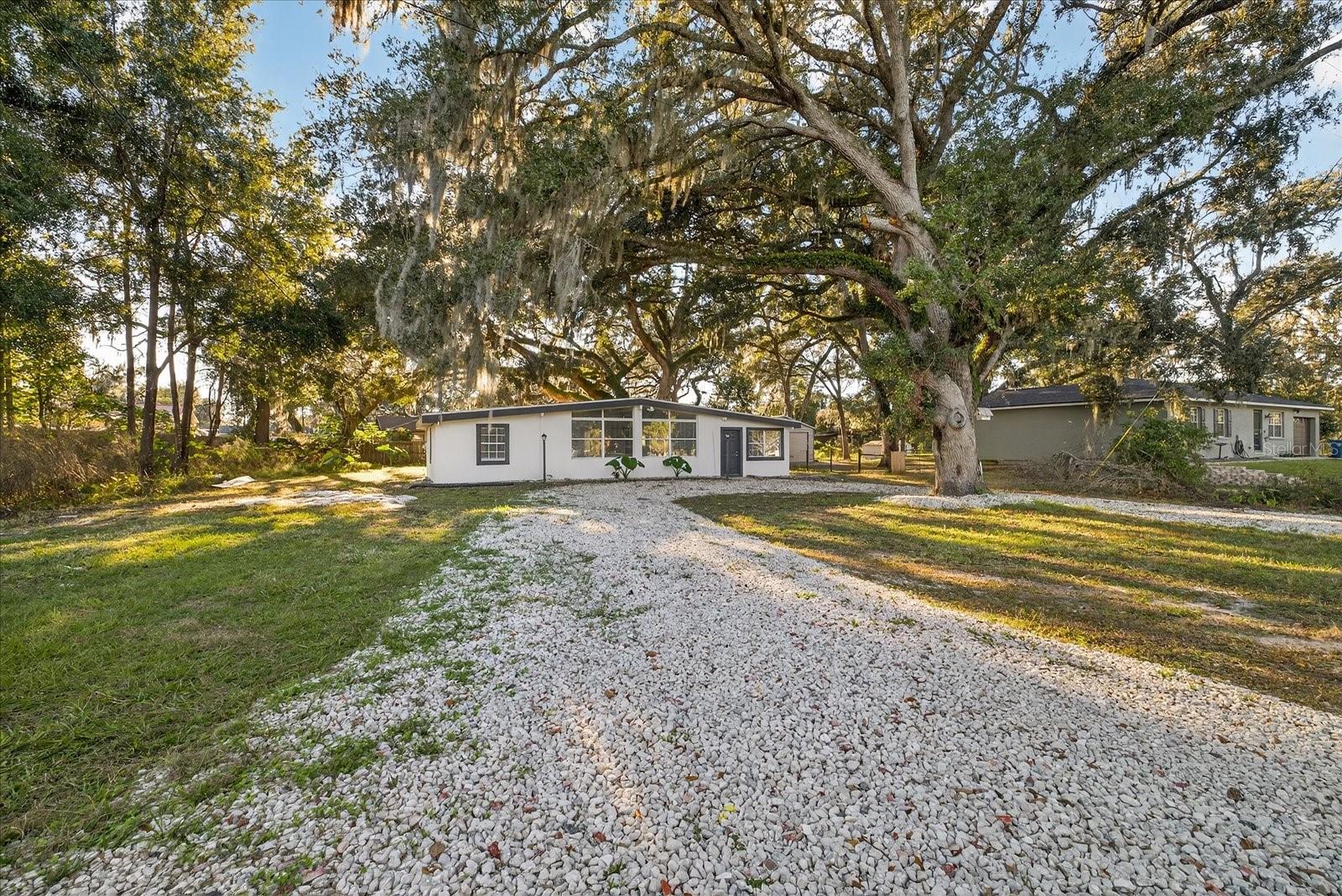 TB8456486 Property Photo