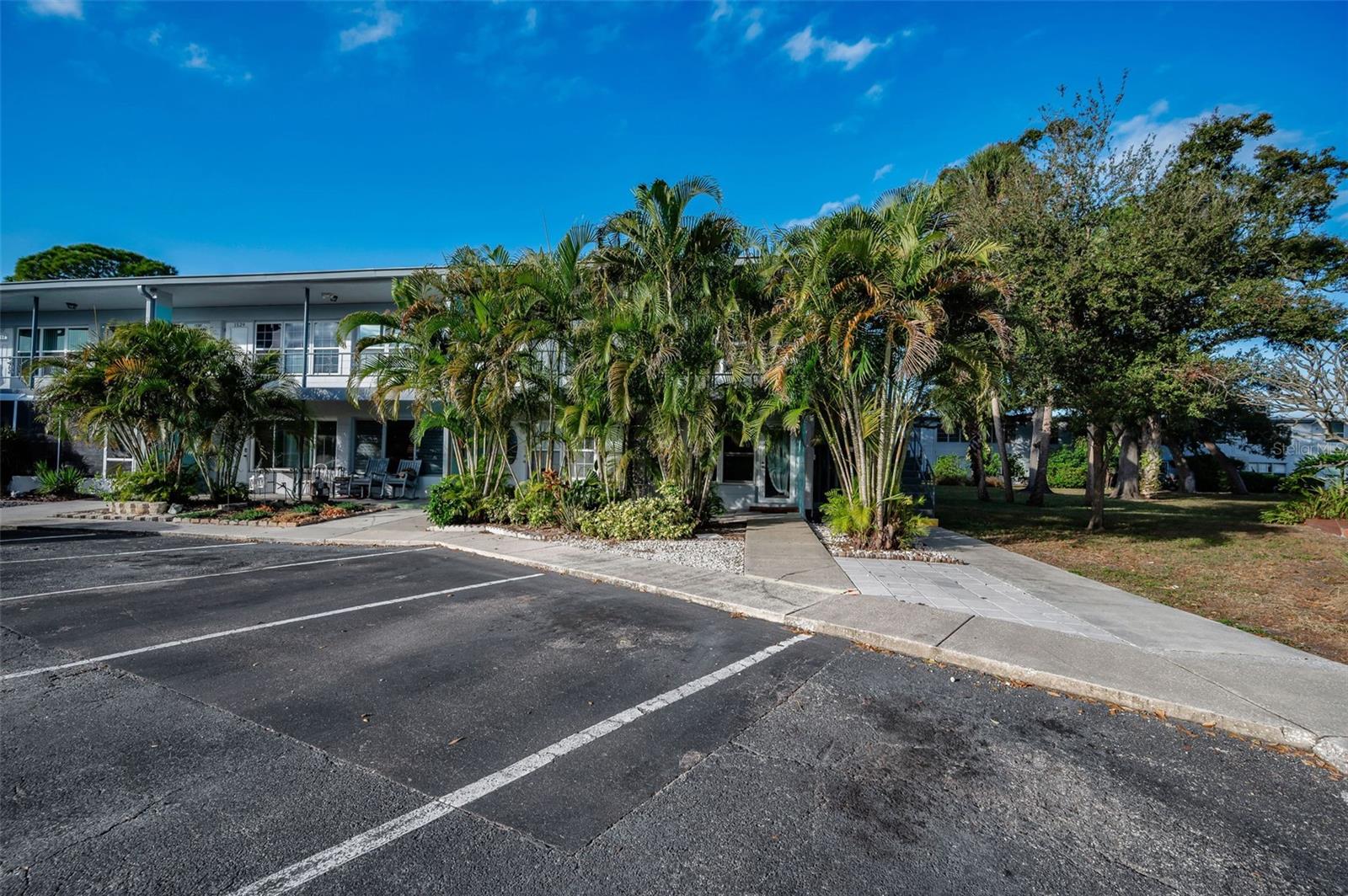 TB8456493 Property Photo