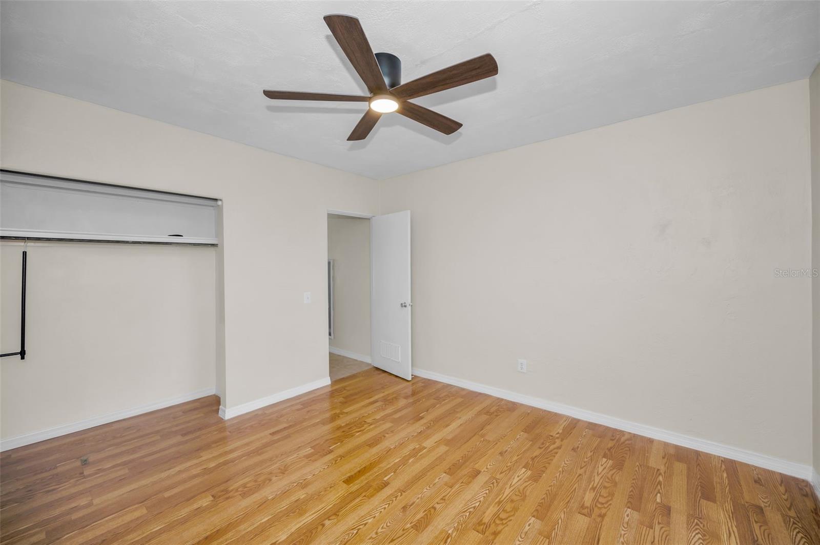 TB8456493 Property Photo