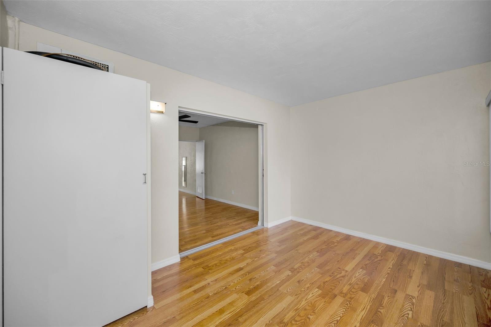 TB8456493 Property Photo