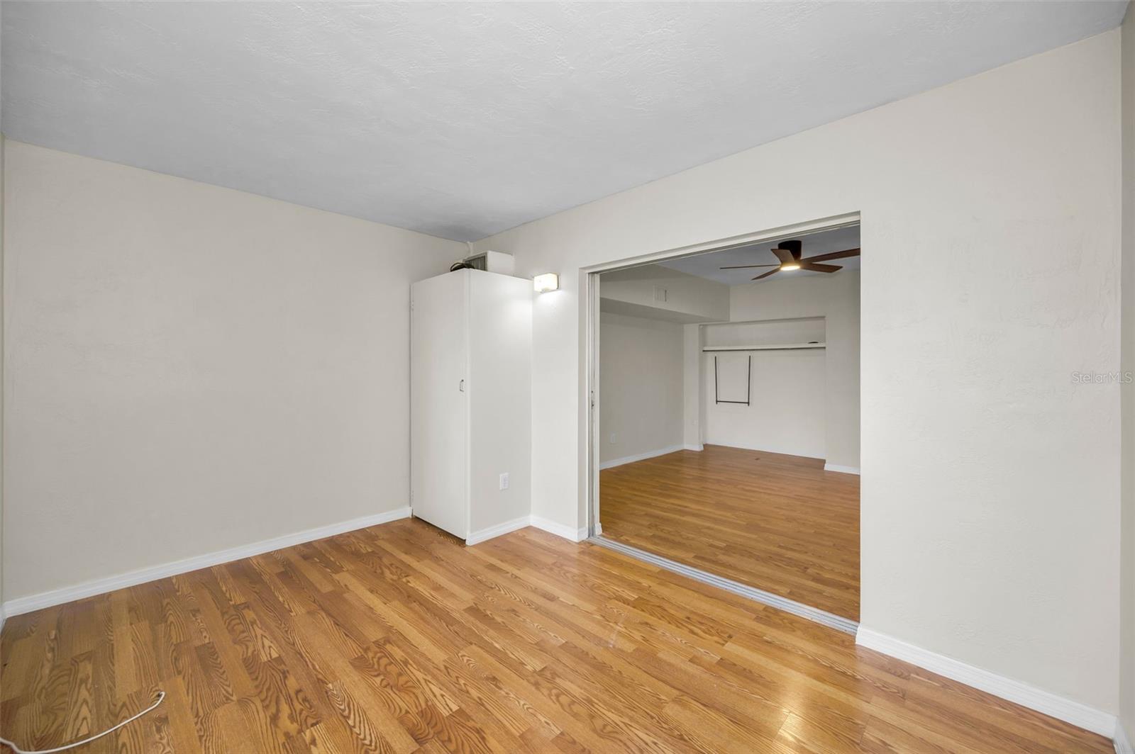 TB8456493 Property Photo