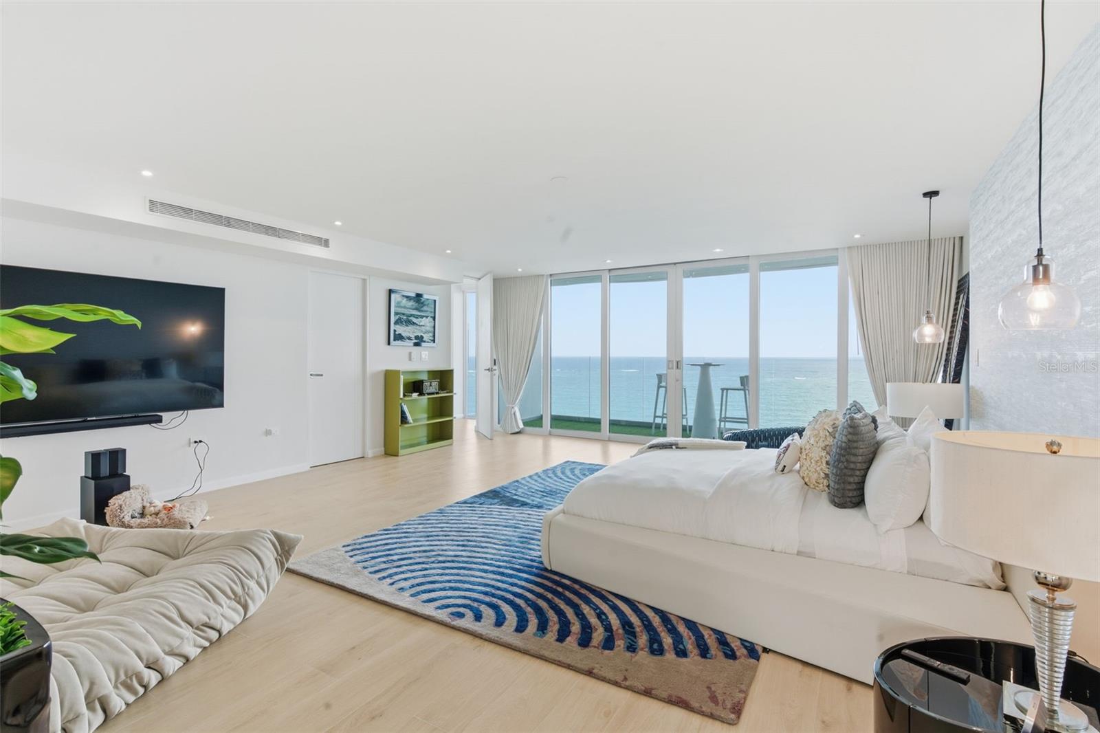 PR9117999 Property Photo