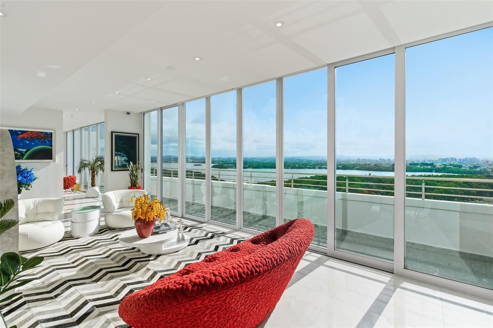 PR9117999 Property Photo