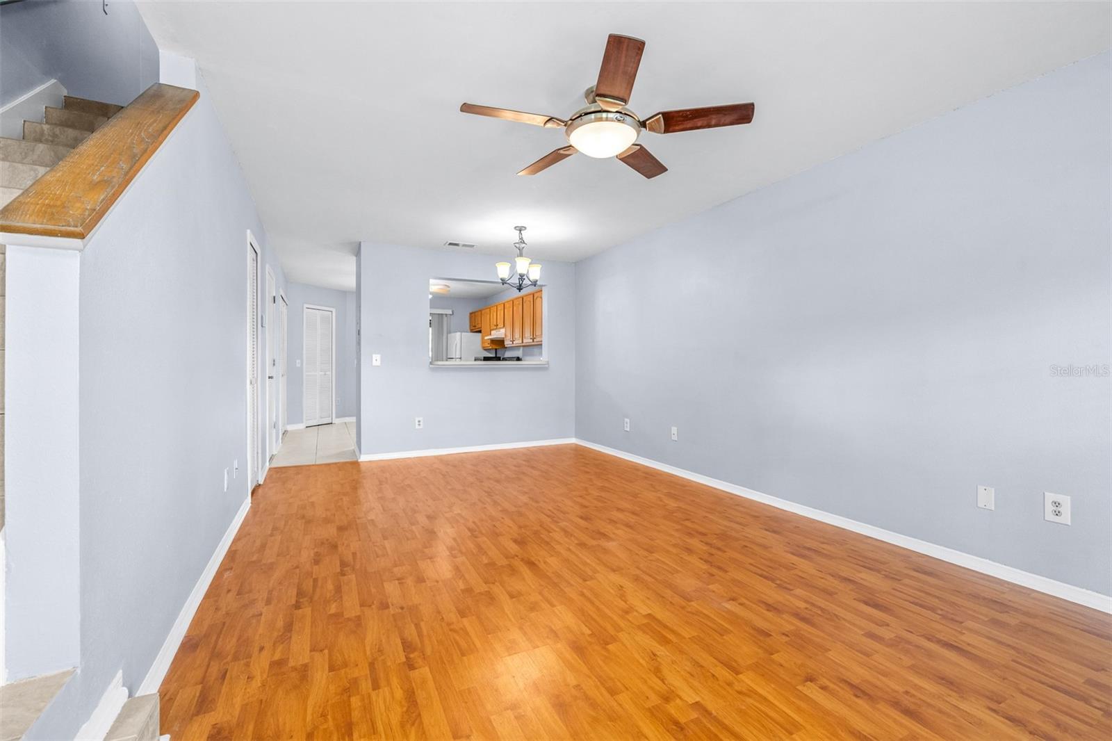 FAMILY-DINING ROOM COMBO
