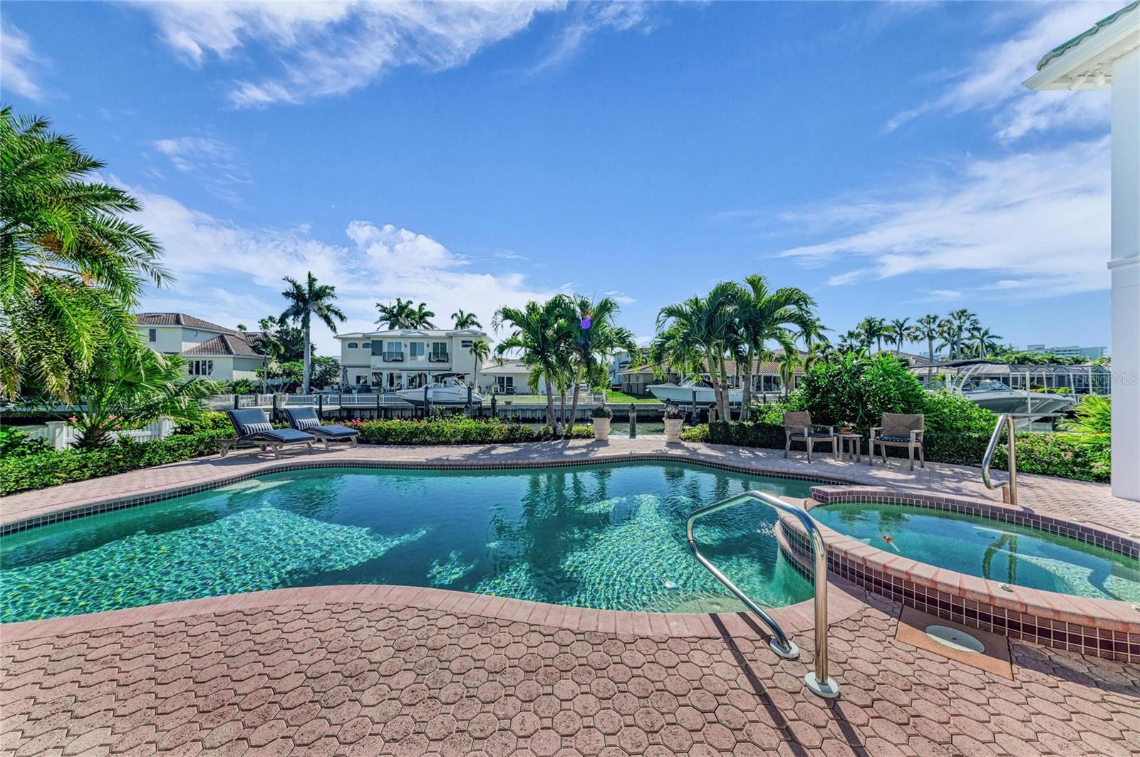 A4675348 Property Photo