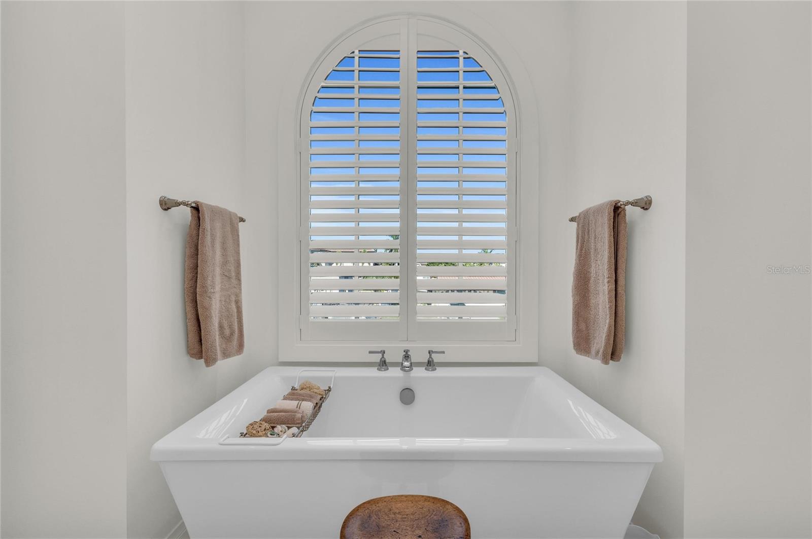 A4675348 Property Photo