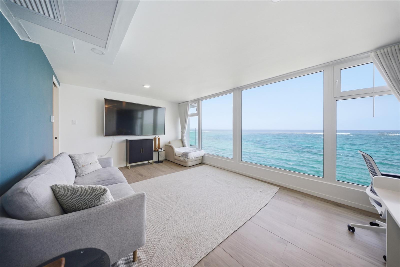 PR9118010 Property Photo