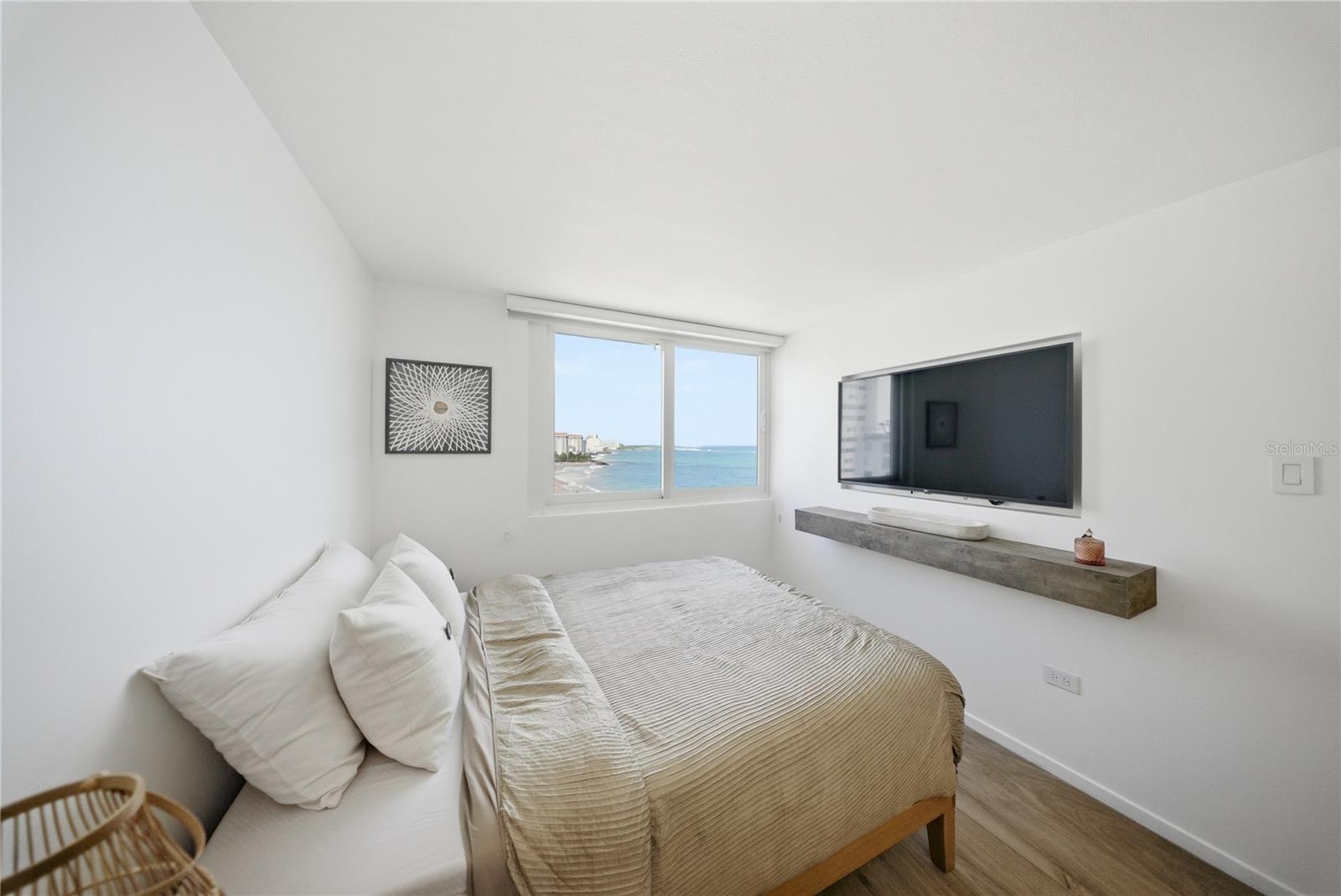 PR9118010 Property Photo