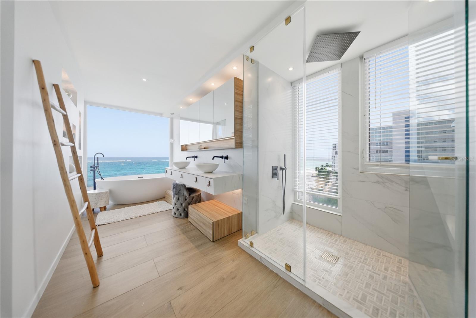 PR9118010 Property Photo