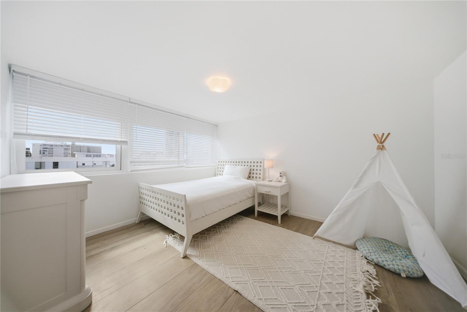 PR9118010 Property Photo