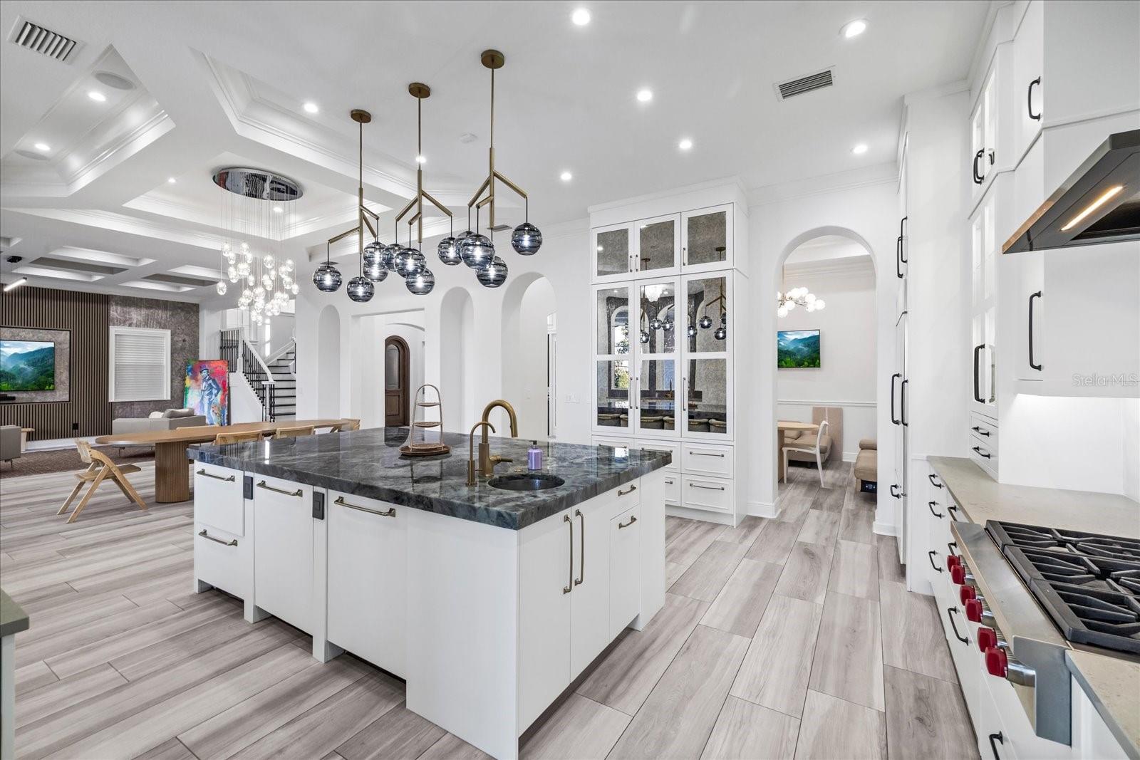 TB8456639 Property Photo