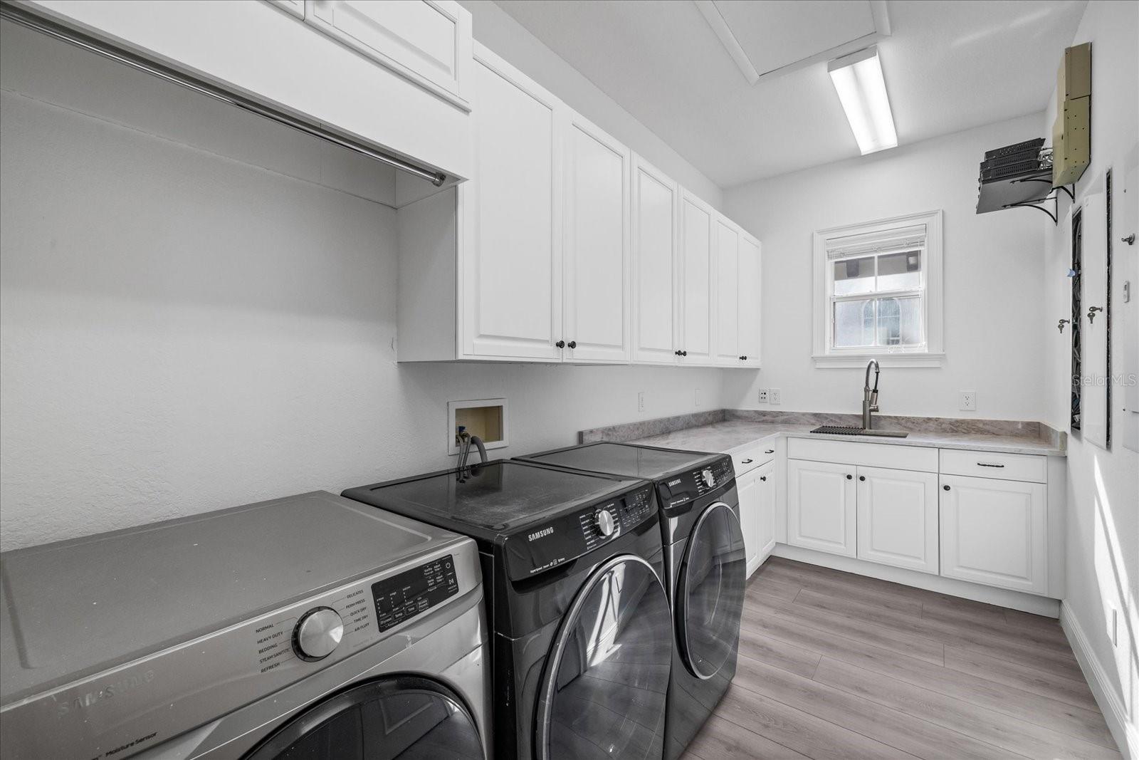 TB8456639 Property Photo