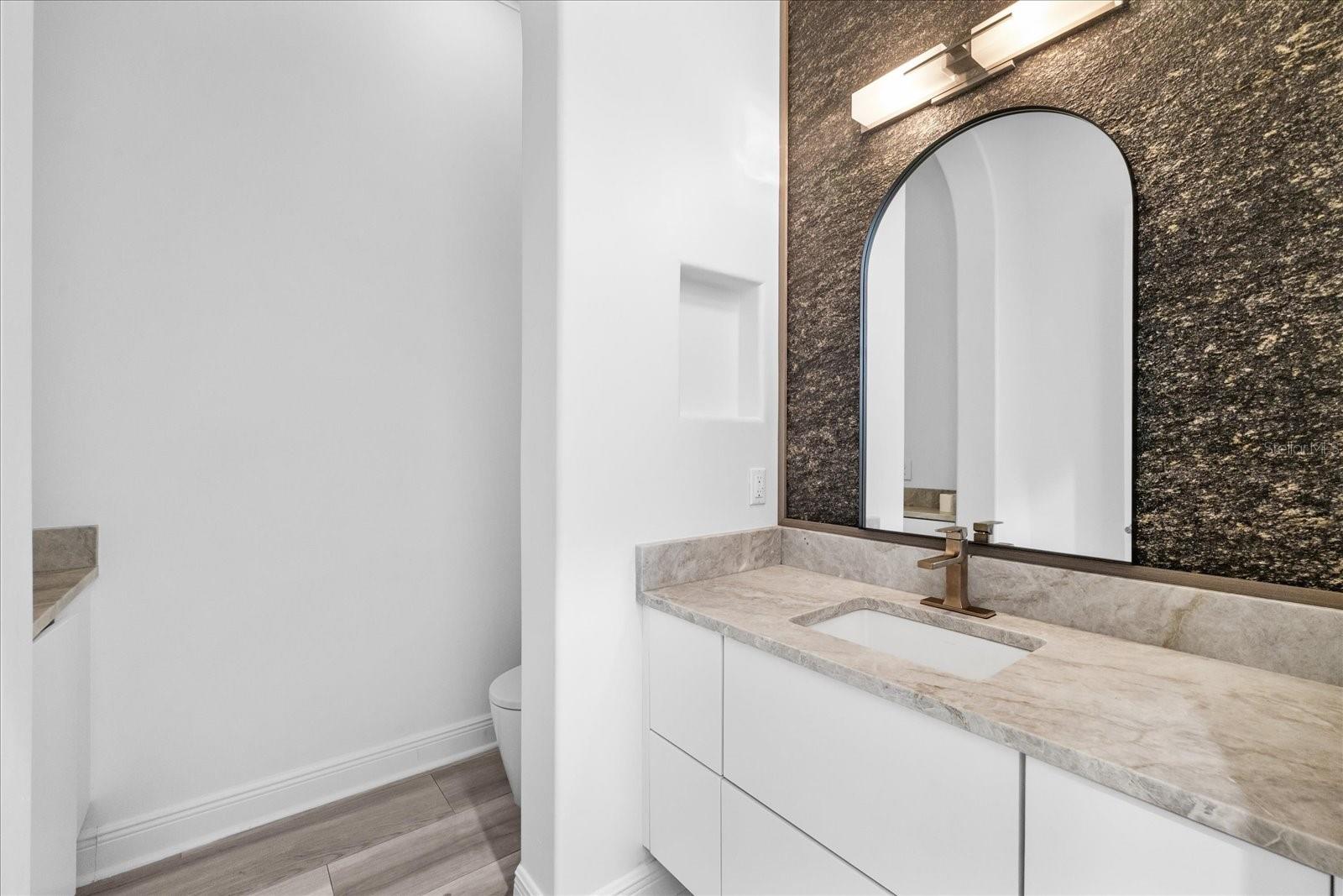 TB8456639 Property Photo