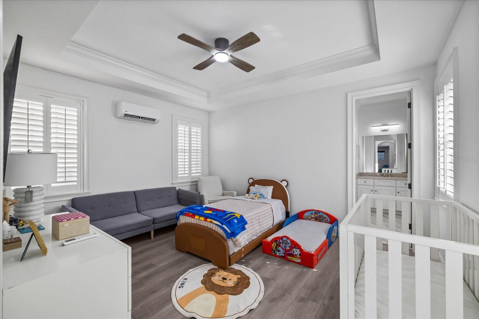 TB8456639 Property Photo