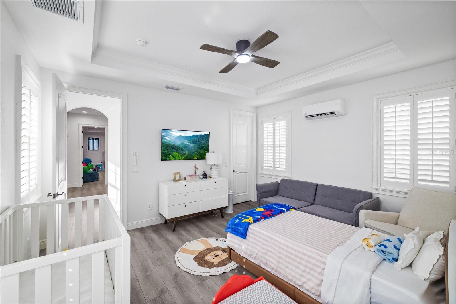 TB8456639 Property Photo