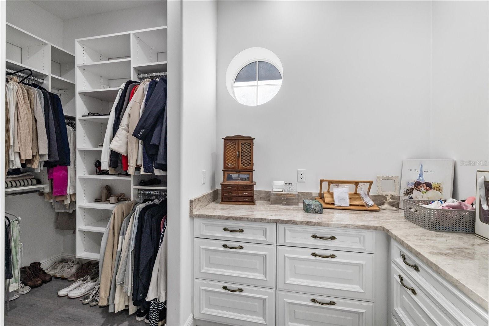 TB8456639 Property Photo