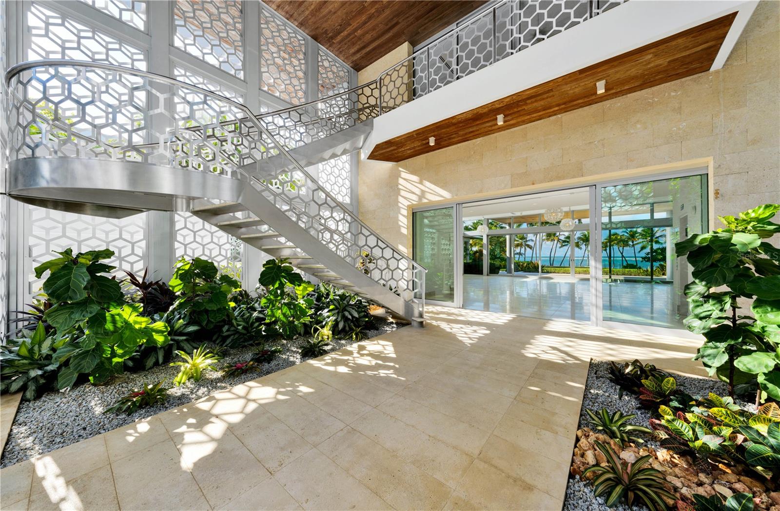 PR9118015 Property Photo