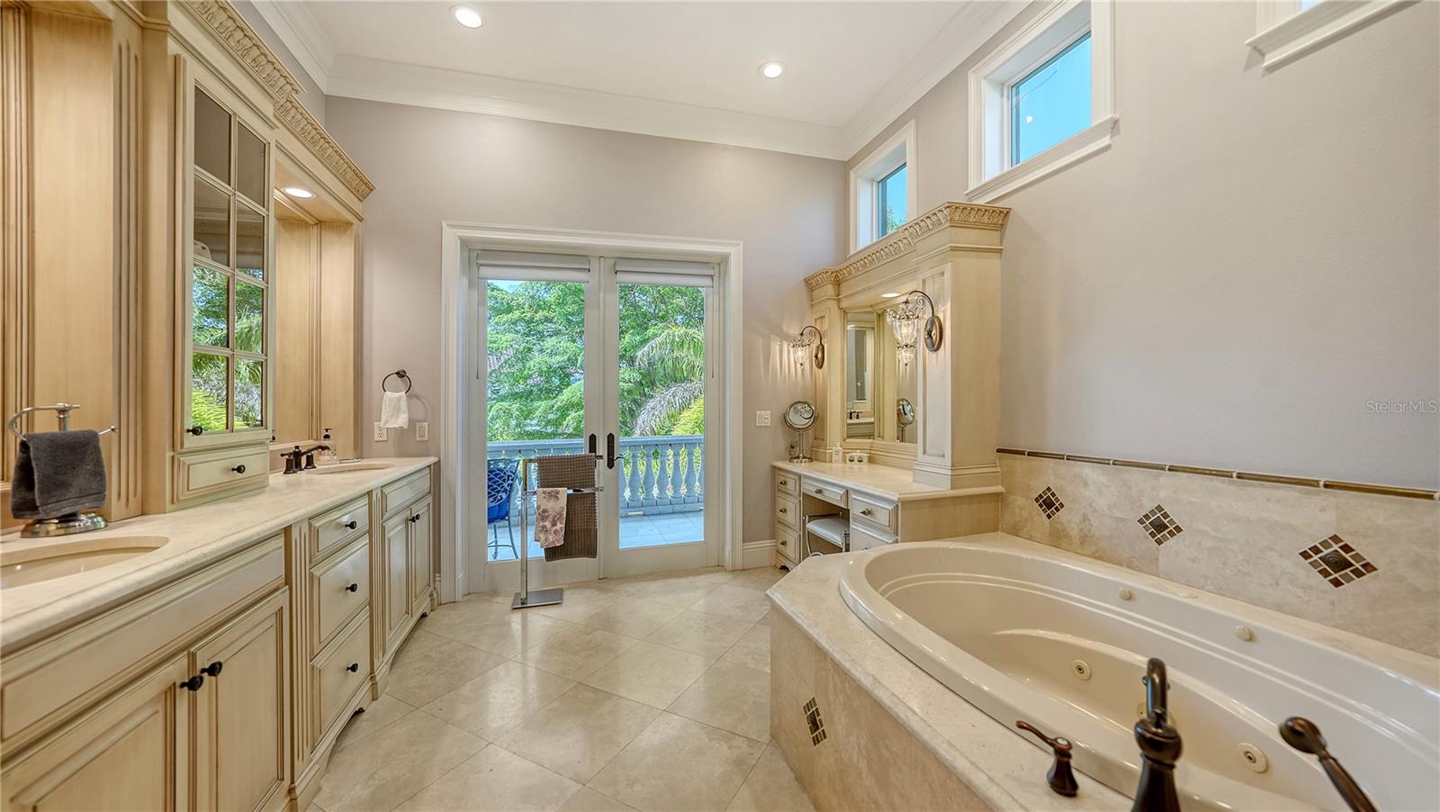 A4675380 Property Photo