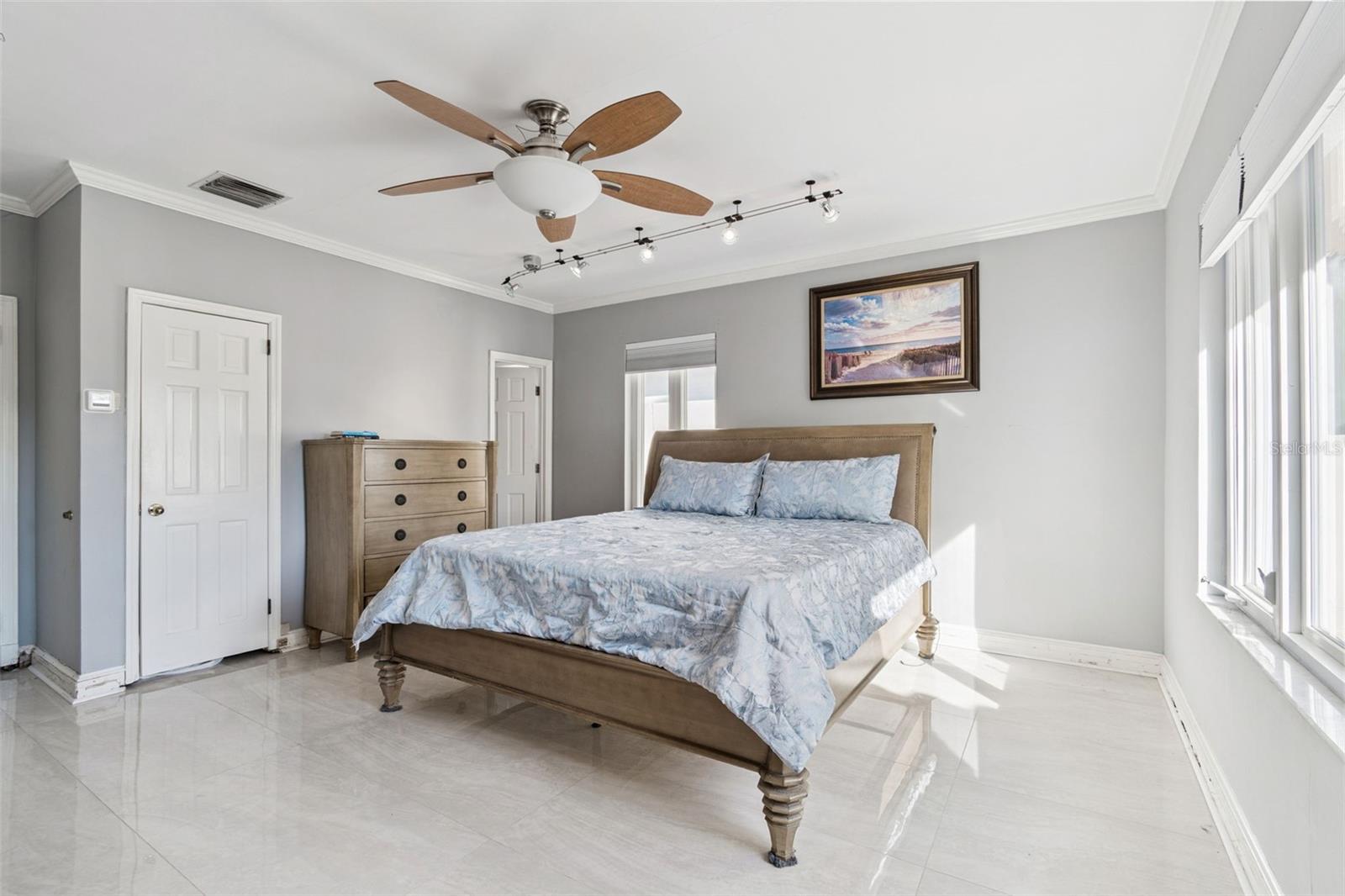 TB8456706 Property Photo