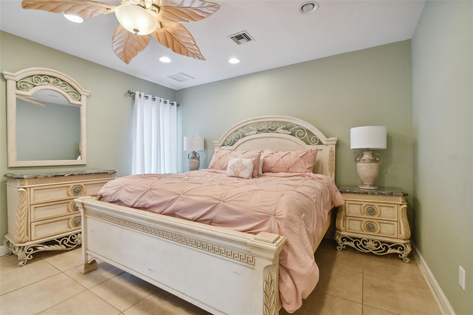 TB8456706 Property Photo