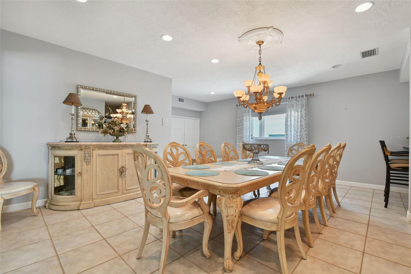 TB8456706 Property Photo