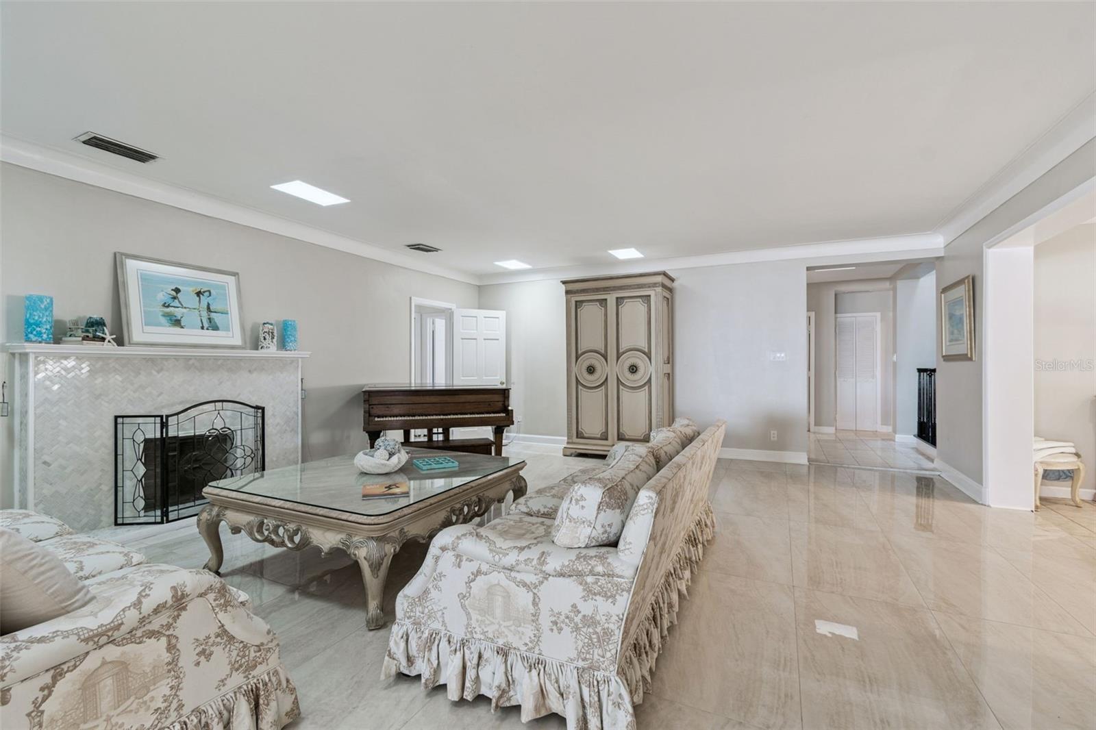 TB8456706 Property Photo