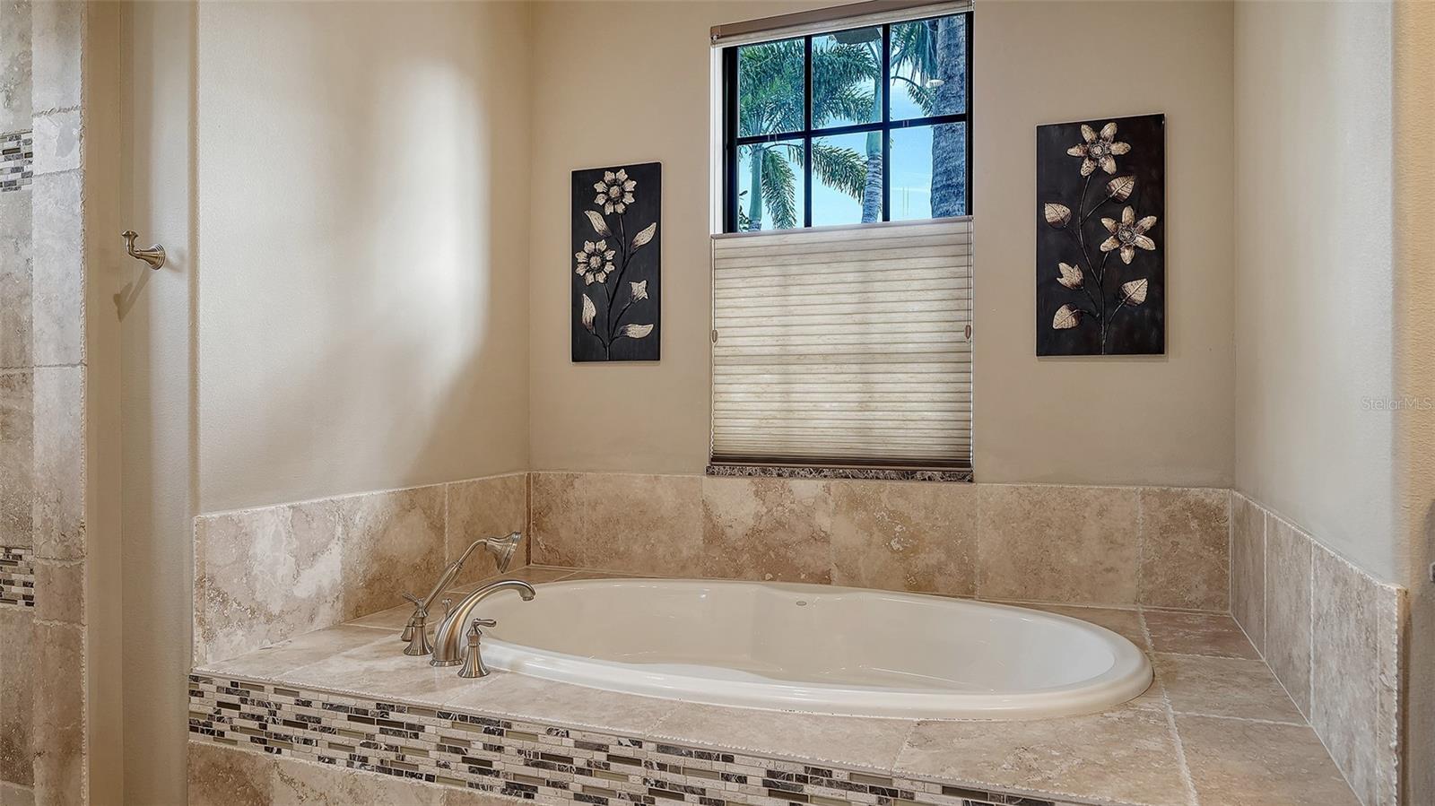 A4675399 Property Photo