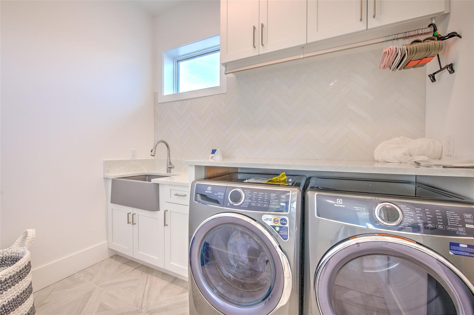 TB8456819 Property Photo