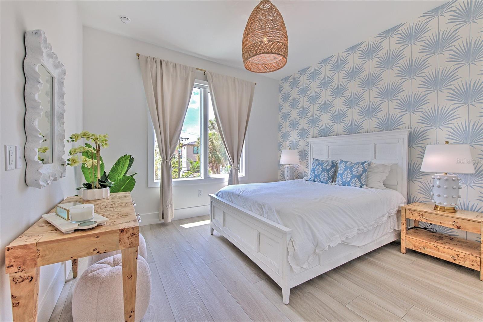 TB8456819 Property Photo