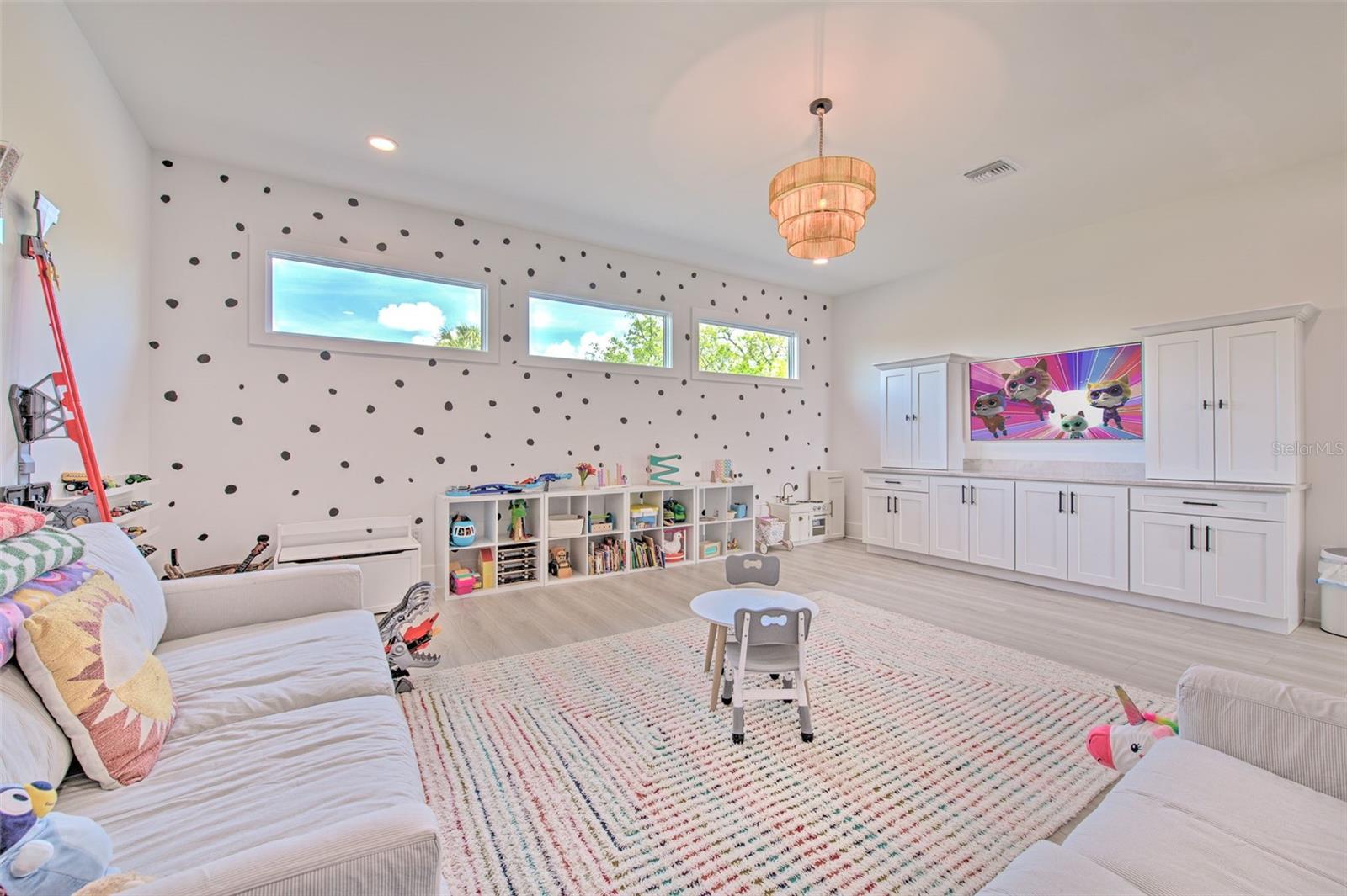 TB8456819 Property Photo