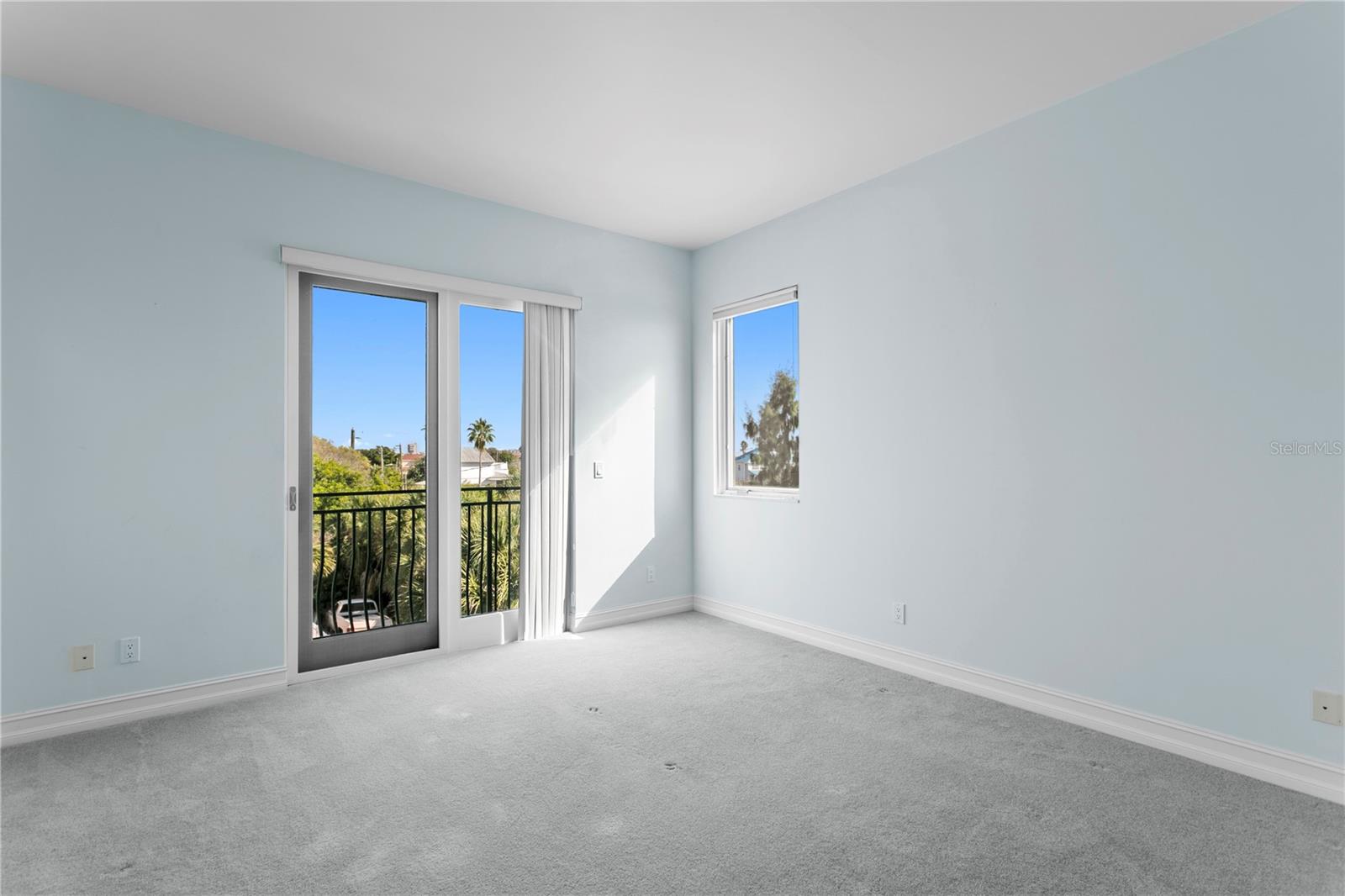 TB8456906 Property Photo