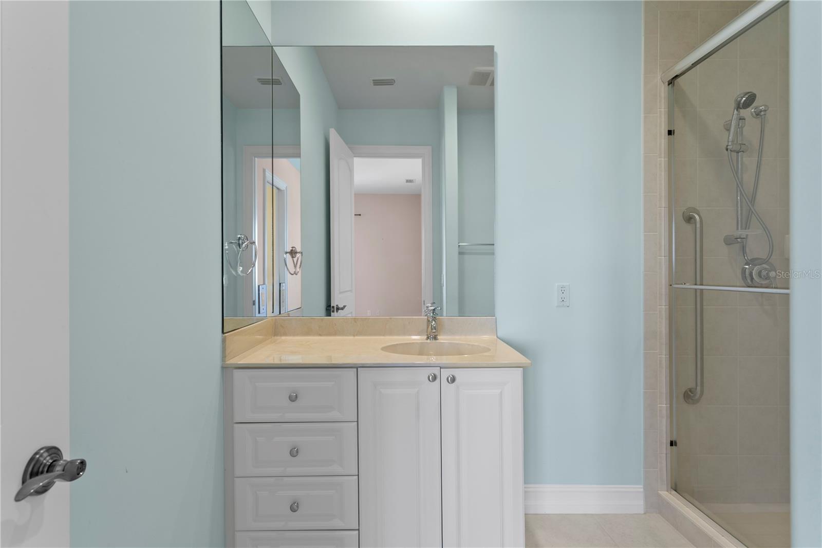 TB8456906 Property Photo