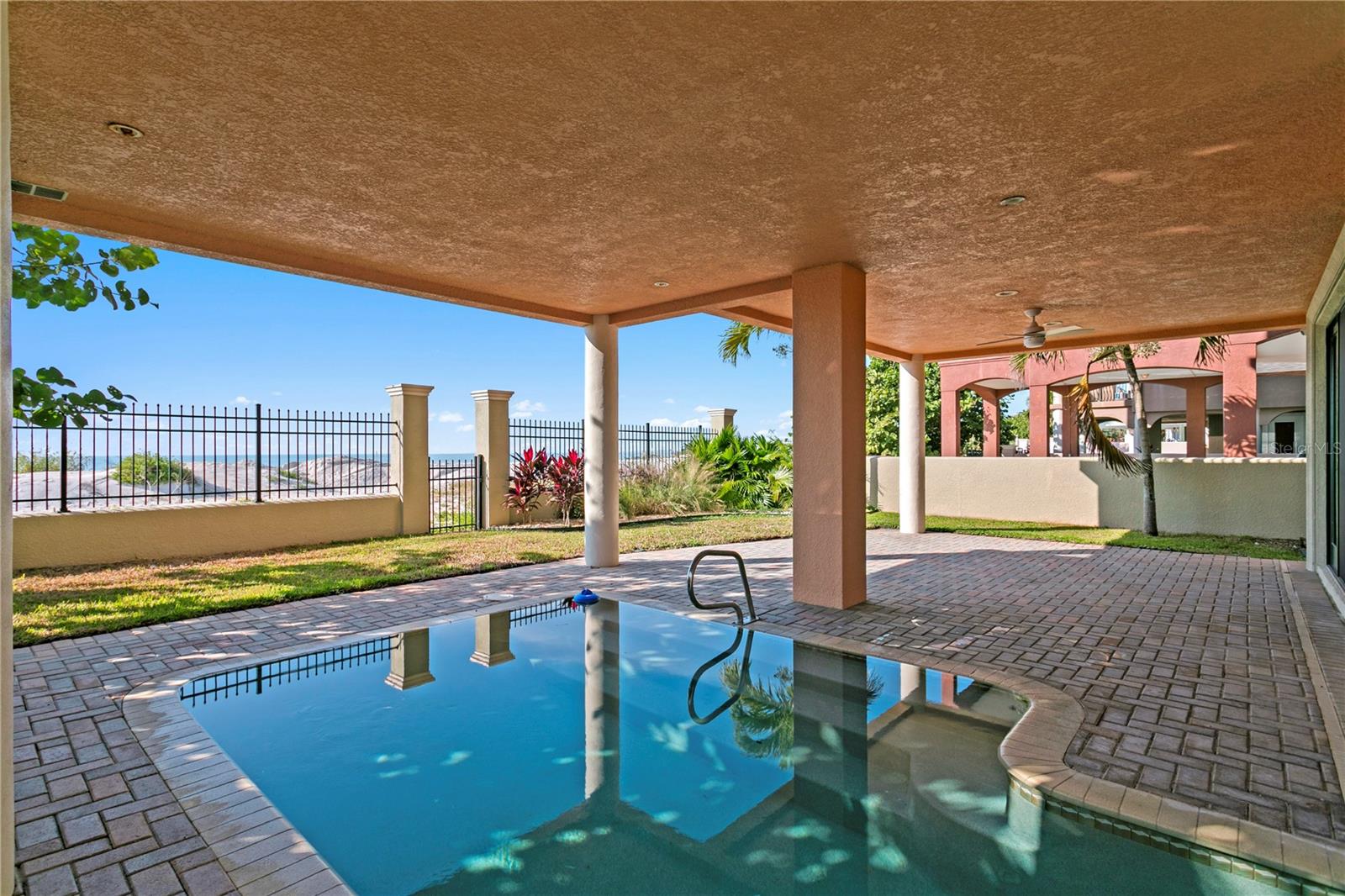 TB8456906 Property Photo