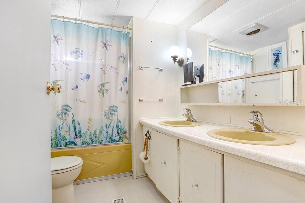 TB8456966 Property Photo