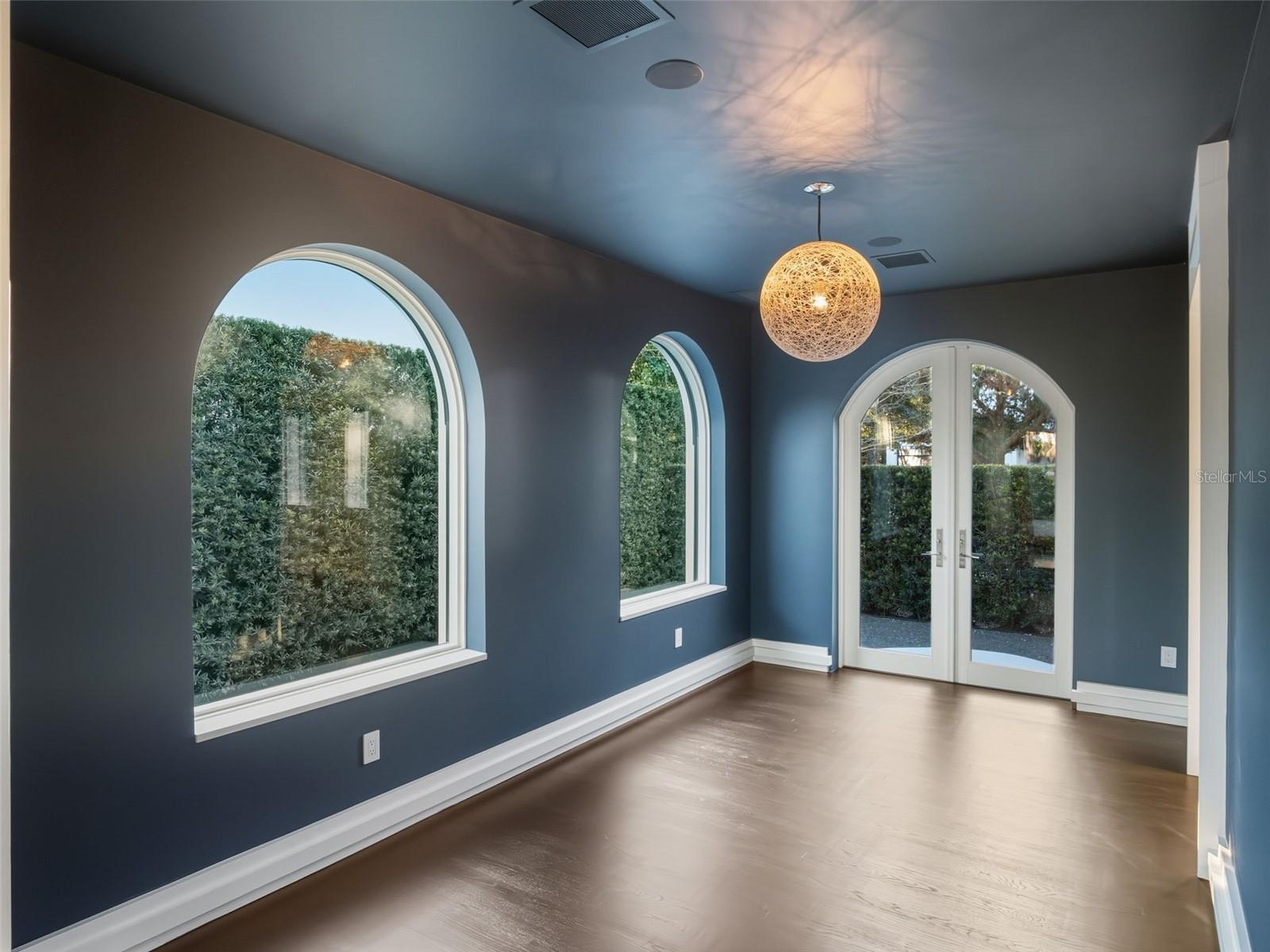 O6367878 Property Photo