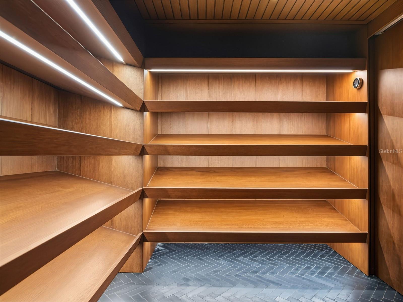 O6367878 Property Photo