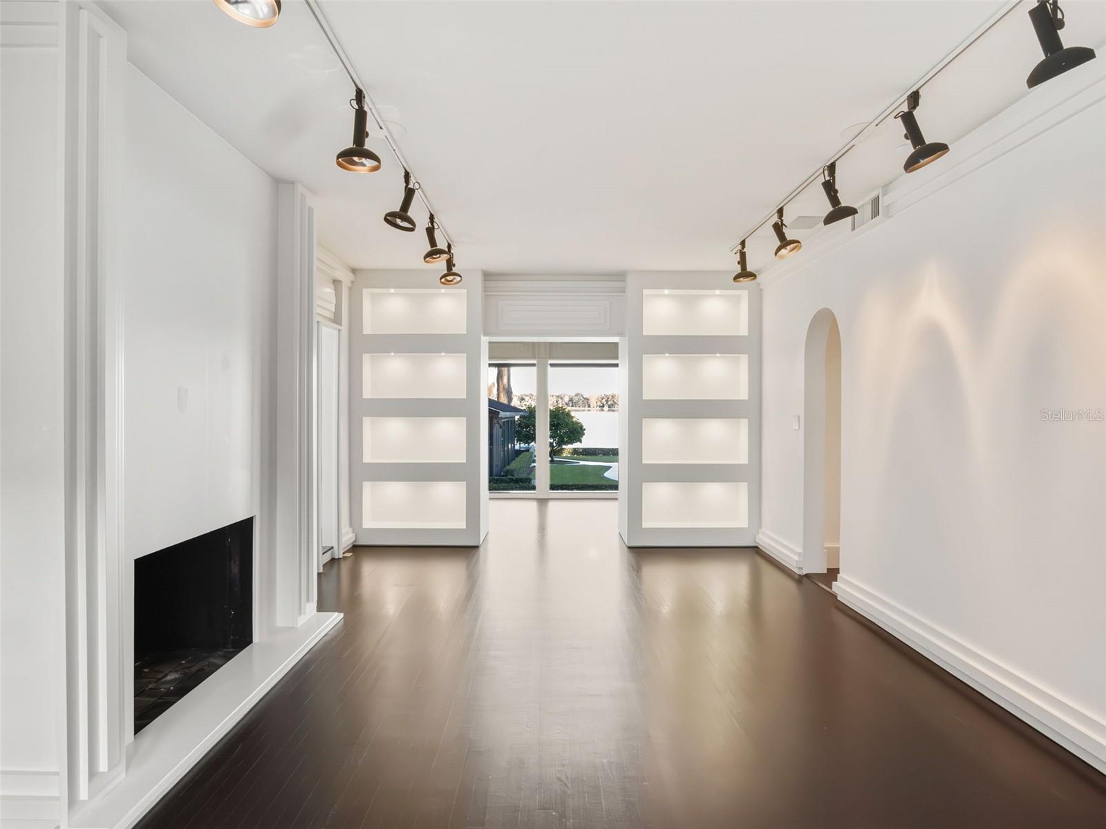 O6367878 Property Photo