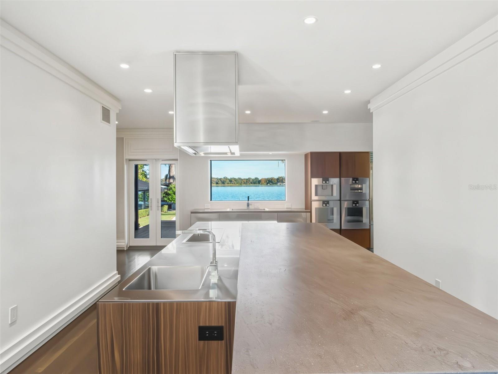 O6367878 Property Photo