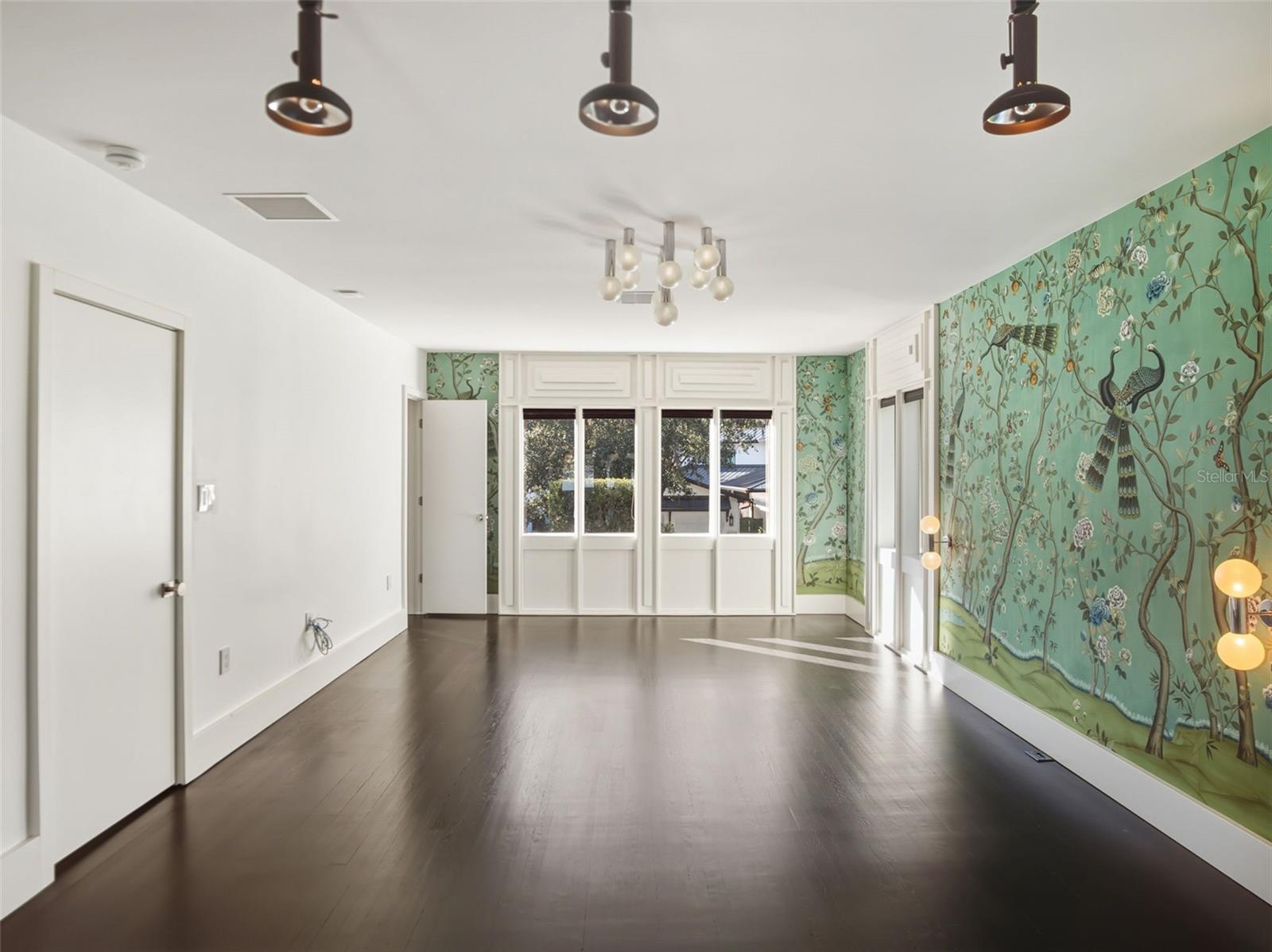 O6367878 Property Photo