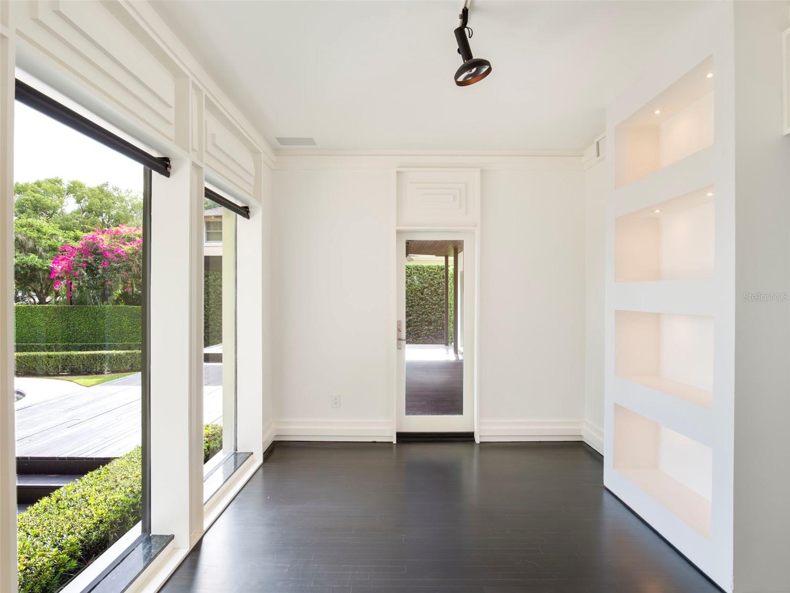 O6367878 Property Photo