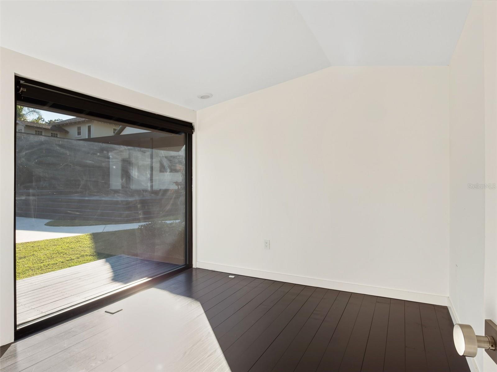 O6367878 Property Photo